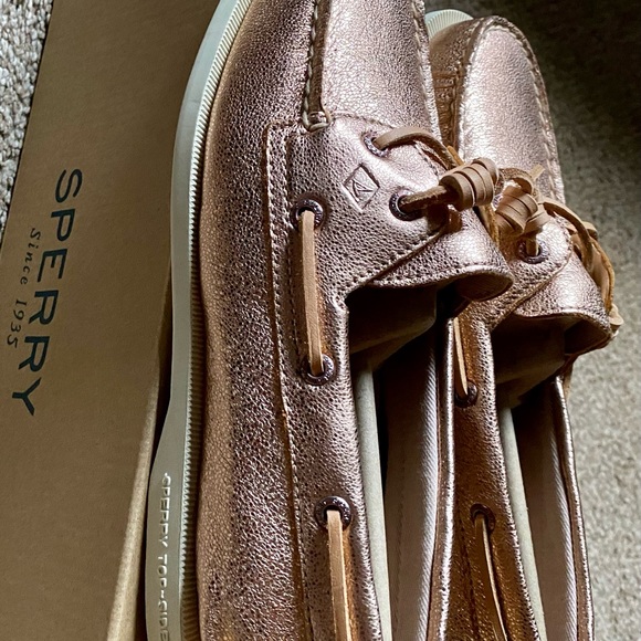 New with box Sperry Shoes size #7 - Picture 2 of 14